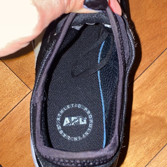 APL Iconic Phantom Black / White / Cow Running Shoes - Picture 7 of 10